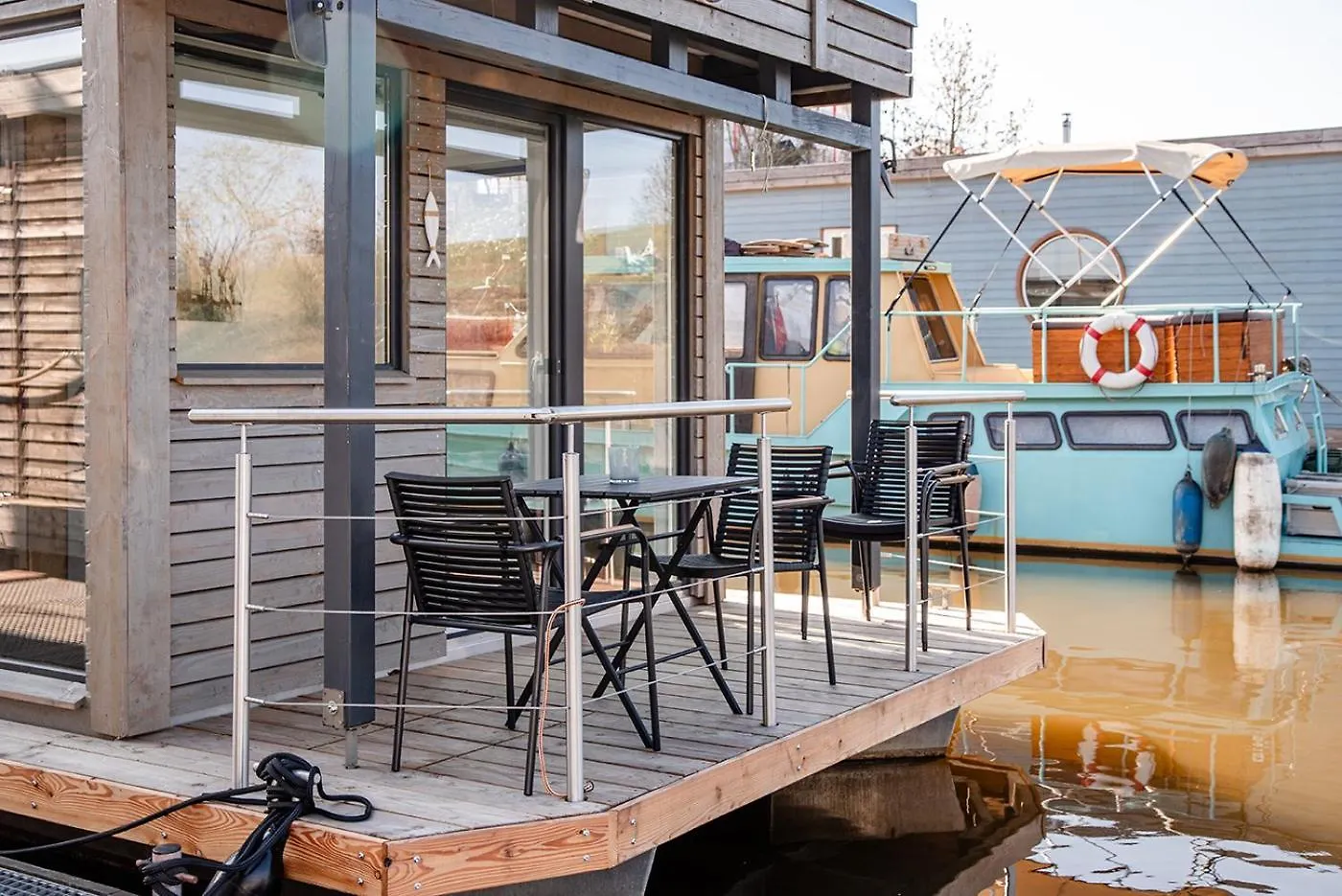 Hausboot Wilma Hotel Hamburg Botel